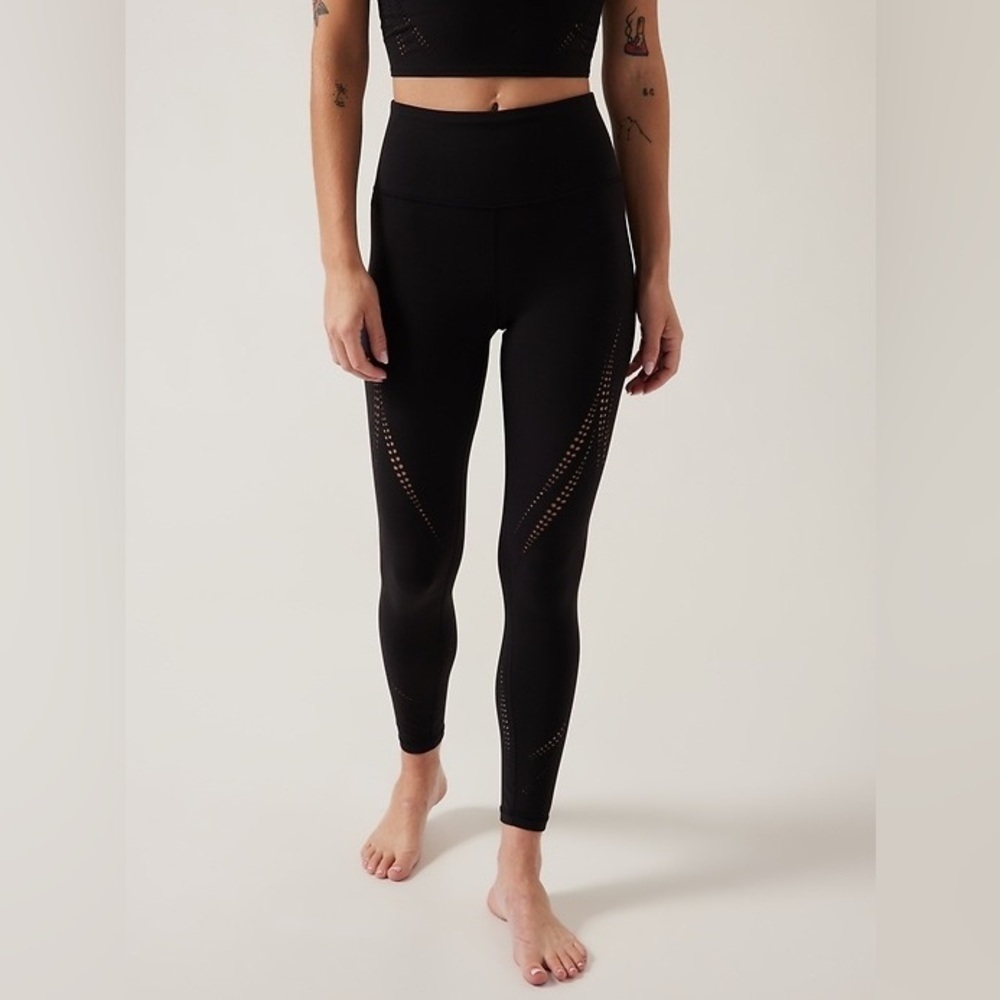 Athleta Elation Lasercut tight size XS